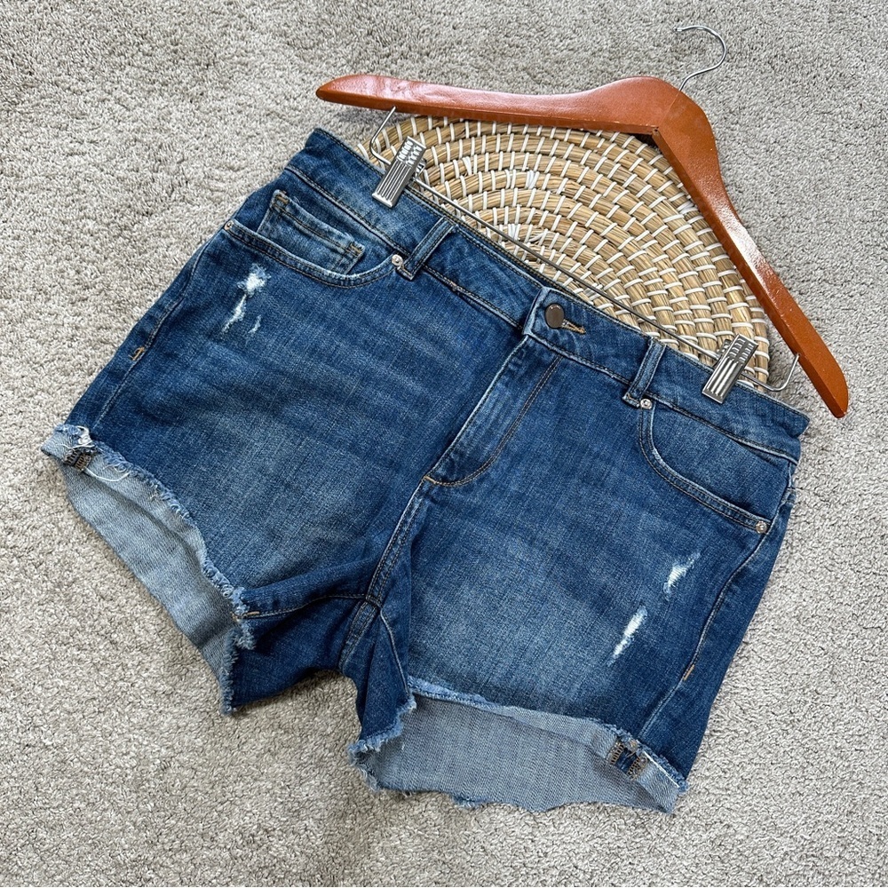 DL1961 Women’s Karlie Boyfriend Denim Shorts 3” Mid Rise in Bluegrass Size 29 - Picture 3 of 15